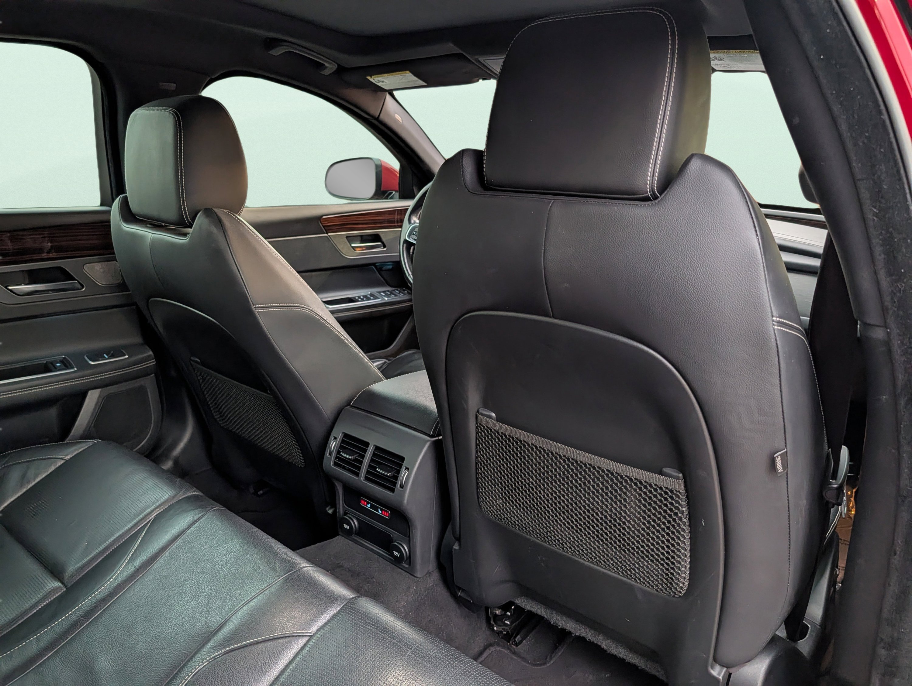 Used 2018 Jaguar XF S image 27