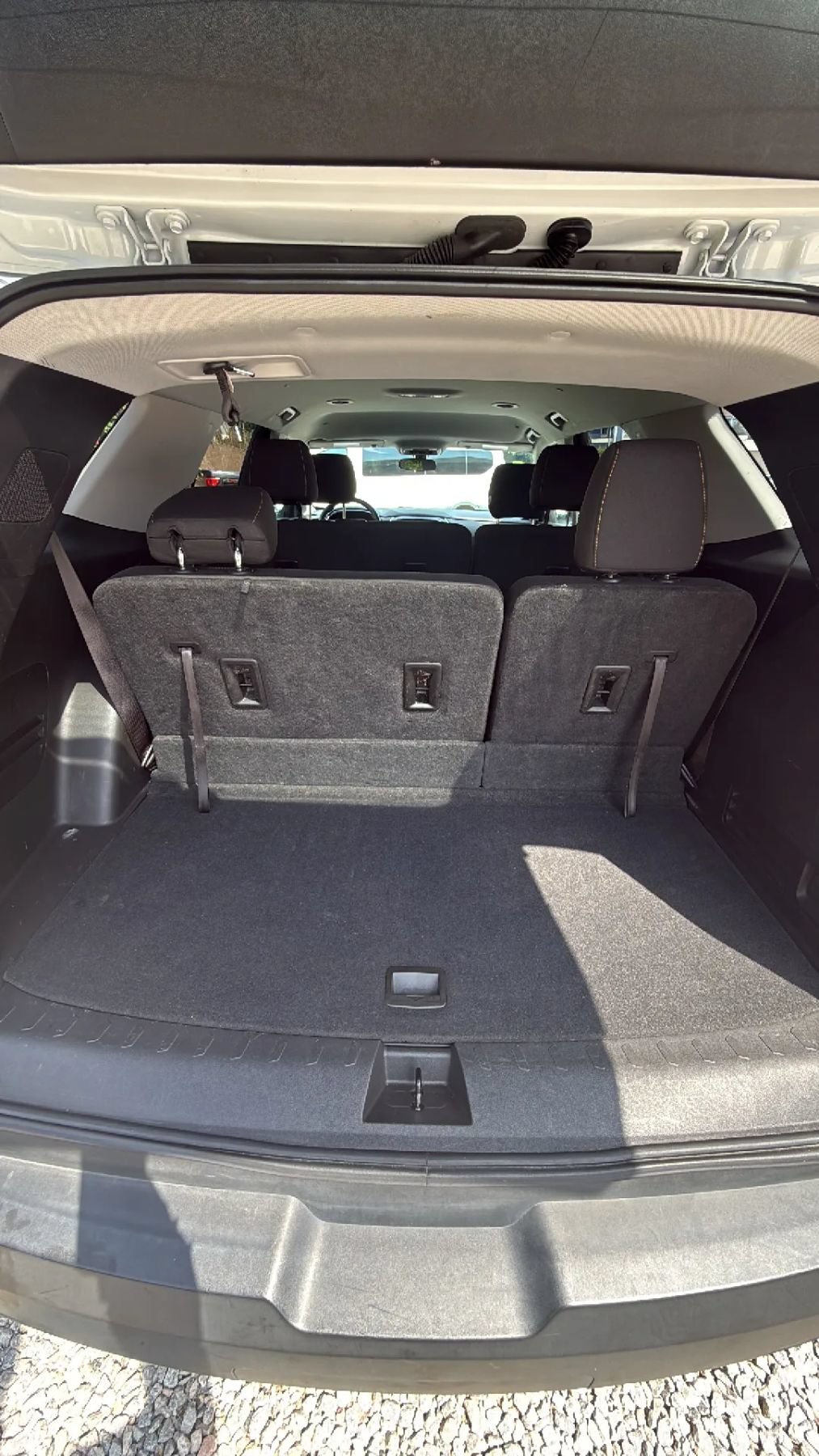 Used 2021 Chevrolet Traverse LS FWD image 34
