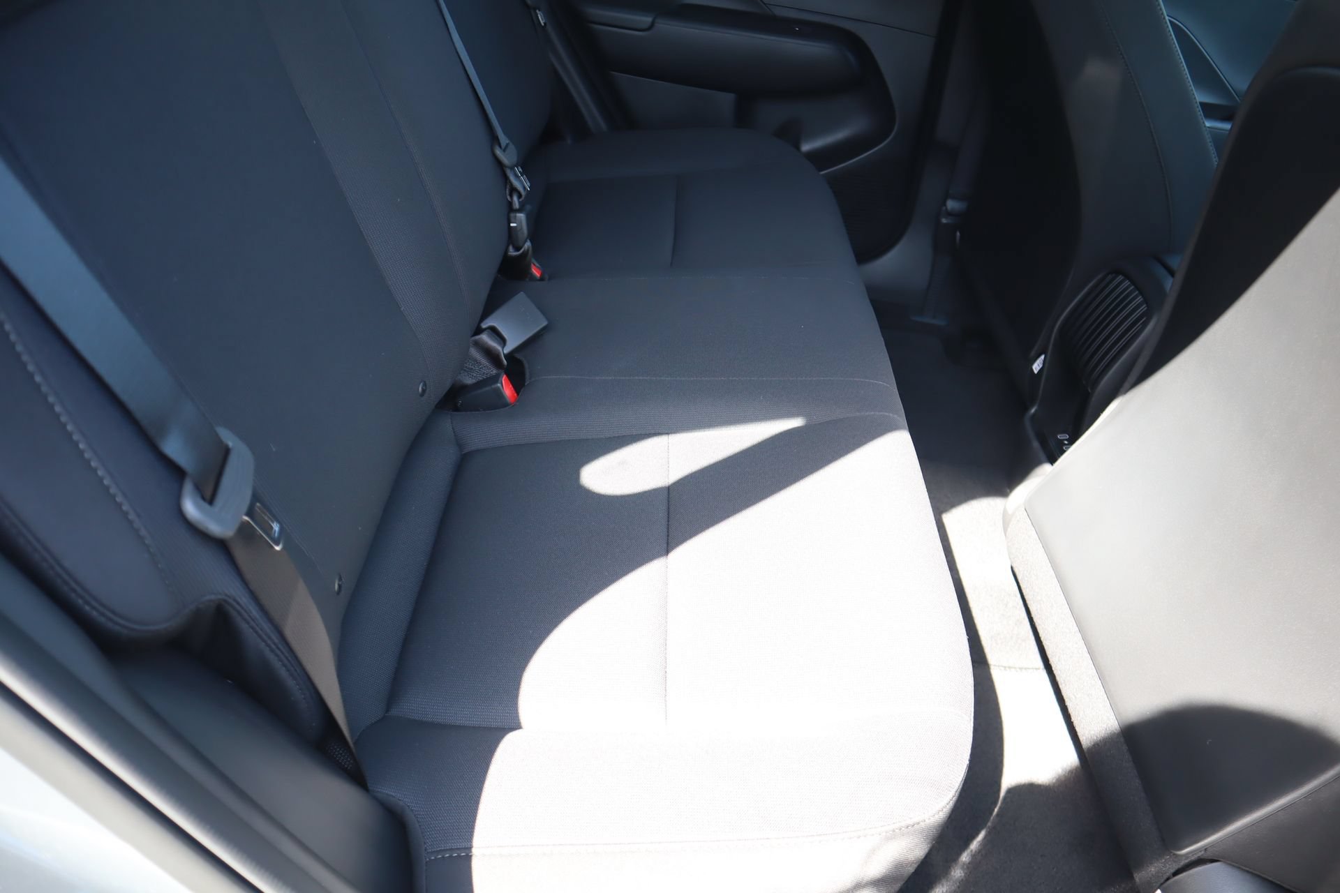 New 2027 Hyundai Kona SE FWD image 19
