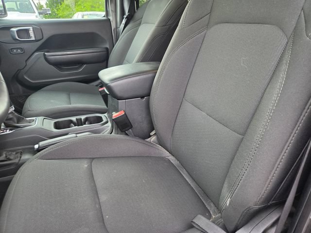 Used 2023 Jeep Gladiator Sport AWD/4WD image 3