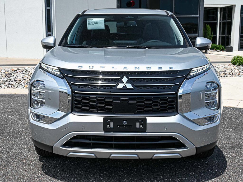 New 2024 Mitsubishi Outlander SE AWD/4WD image 2