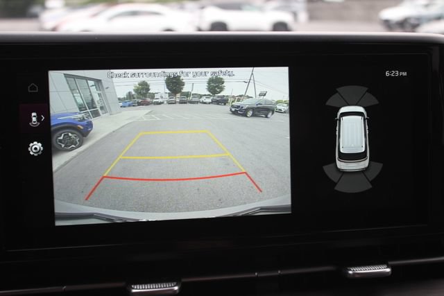 Used 2024 Kia Carnival EX FWD image 8