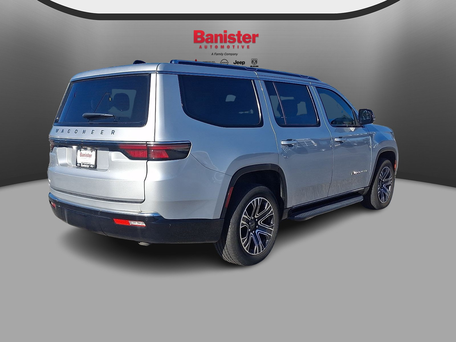 Used 2025 Jeep Wagoneer Series II w/ 8-Passenger Seating Package AWD/4WD image 4