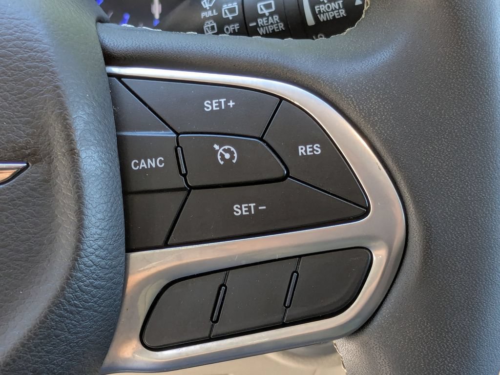 Used 2023 Chrysler Voyager LX FWD image 17