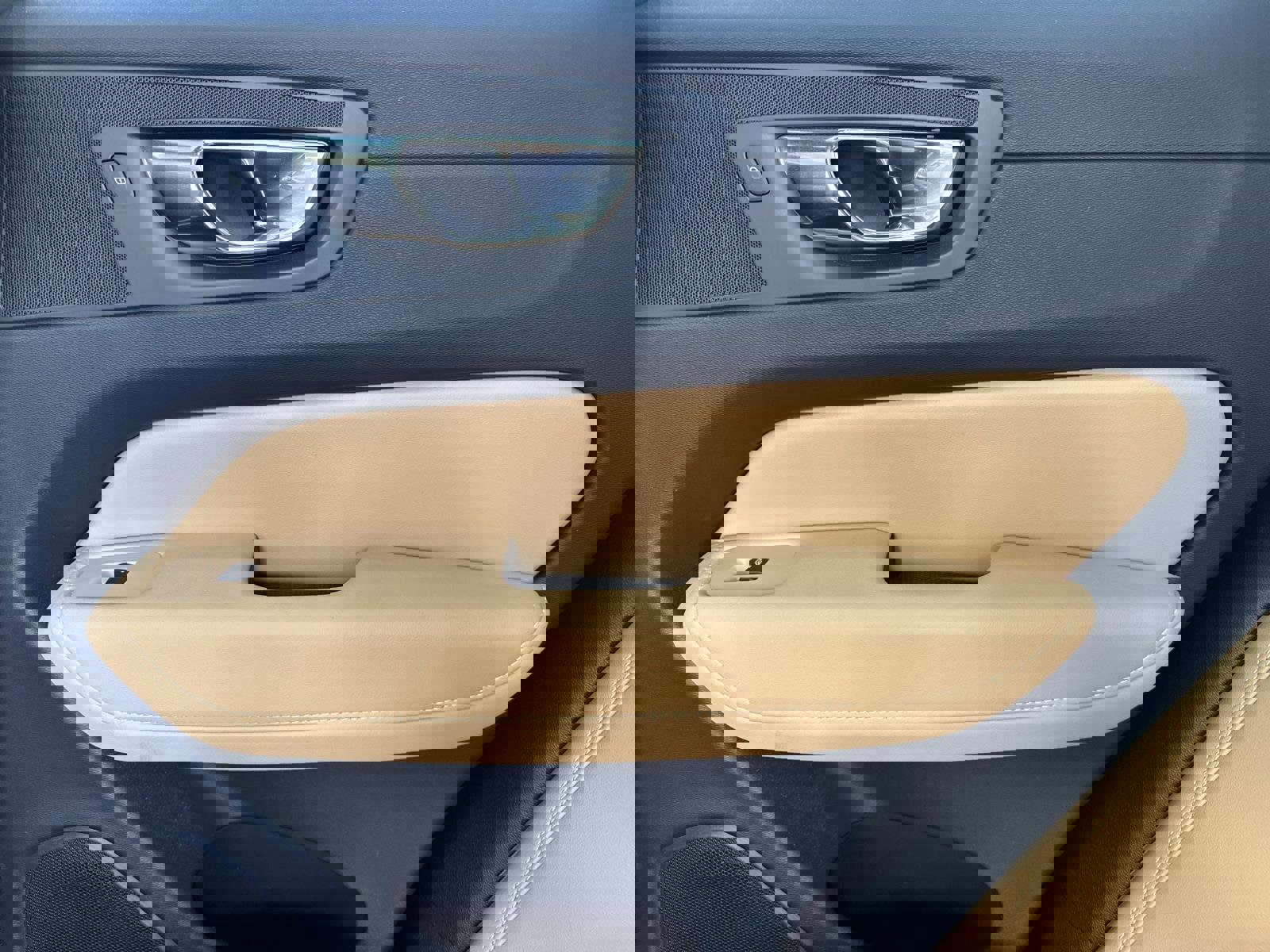 Used 2021 Volvo XC60 T5 Inscription w/ Advanced Package image 15