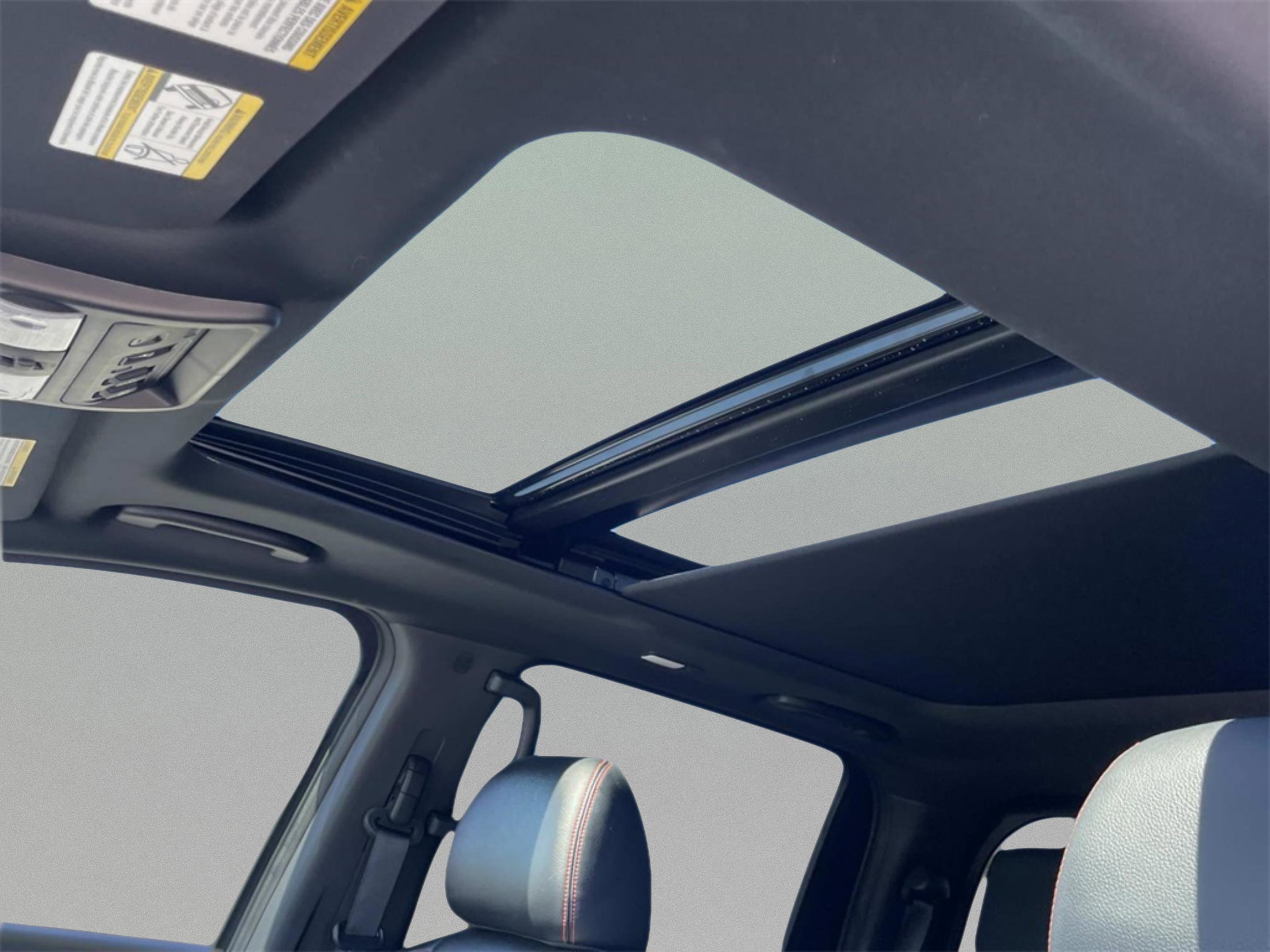 Used 2024 Nissan Titan PRO-4X w/ Pro-4x Convenience Package image 28