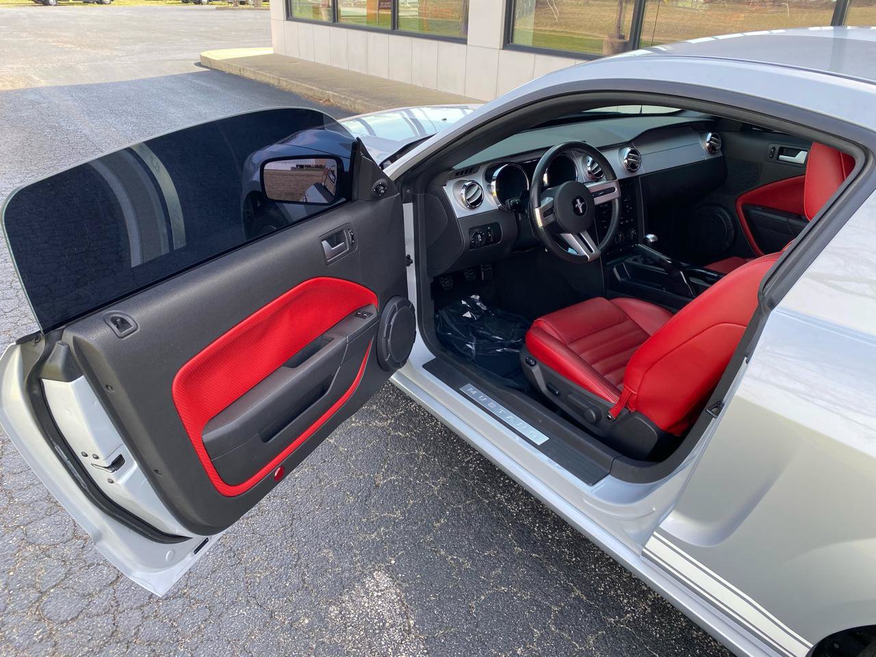 Used 2005 Ford Mustang GT RWD image 9