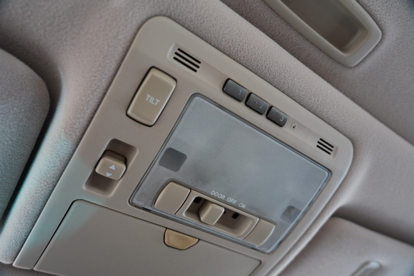 Used 2002 Lexus LS 430 w/ Navigation/Mark Levinson Pkg RWD image 29