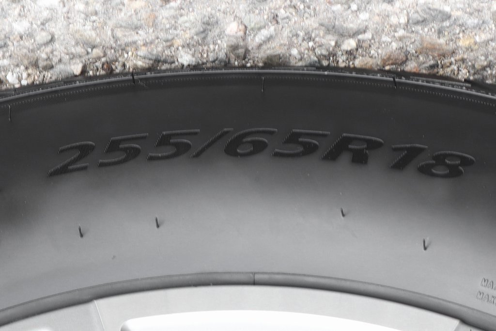 Used 2023 Chevrolet Traverse LT image 42