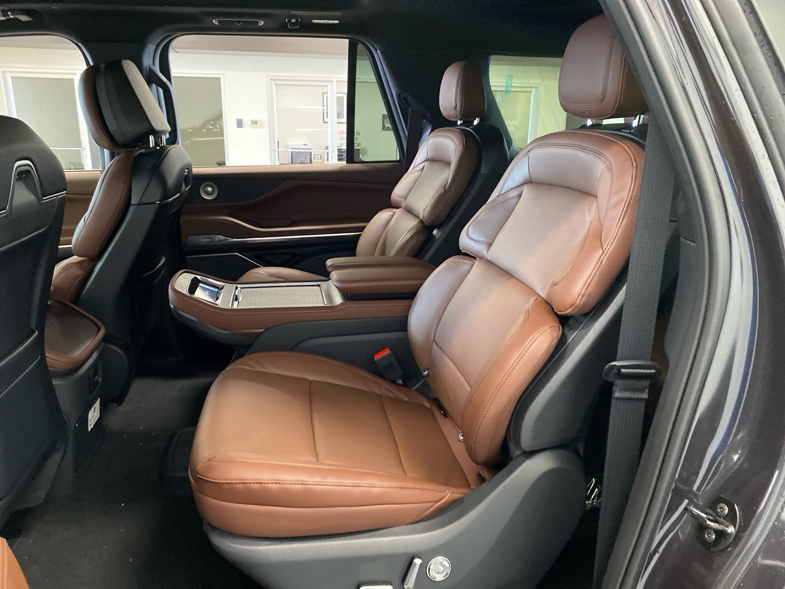 New 2026 Lincoln Navigator L Reserve AWD/4WD image 12