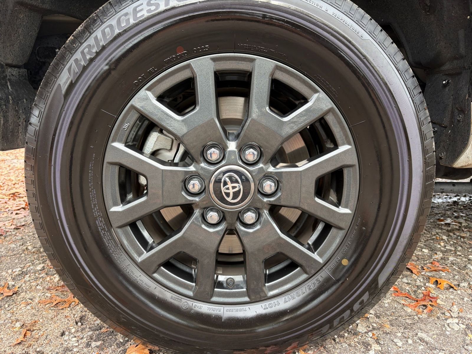 Used 2025 Toyota 4Runner SR5 image 30