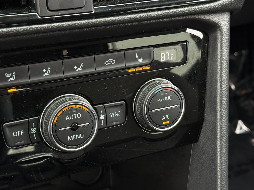 Used 2024 Volkswagen Taos SE image 29