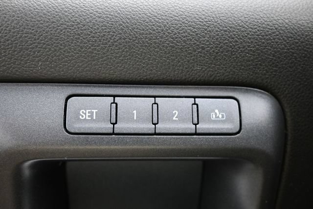 Used 2018 GMC Sierra 2500 Denali w/ Duramax Plus Package AWD/4WD image 17