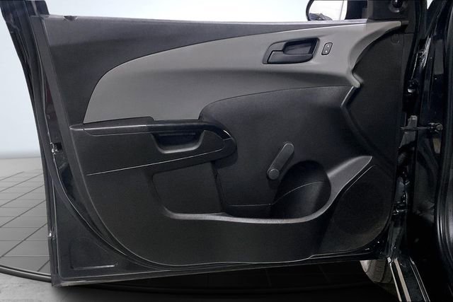 Used 2020 Chevrolet Sonic LT image 23