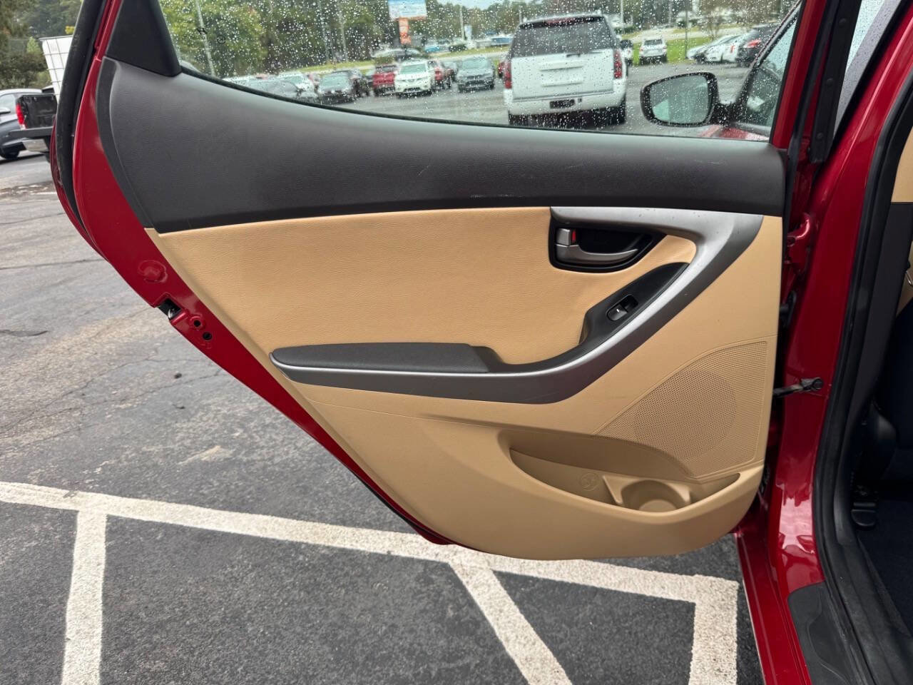 Used 2013 Hyundai Elantra GLS w/ Preferred Pkg image 16