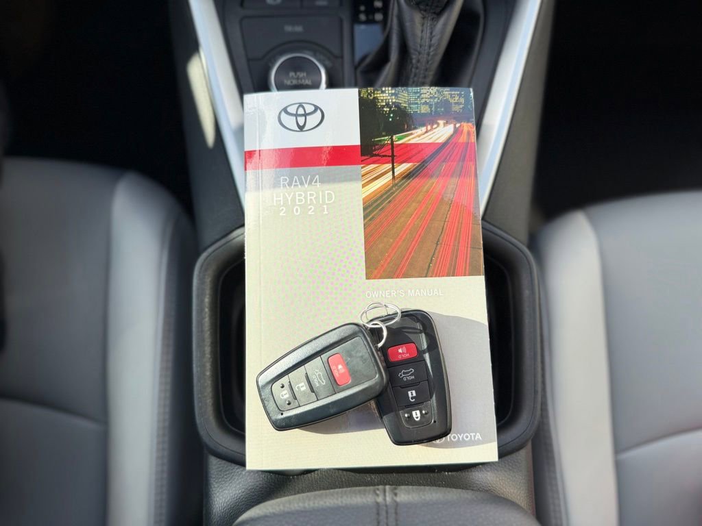 Used 2021 Toyota RAV4 XLE Premium AWD/4WD image 30