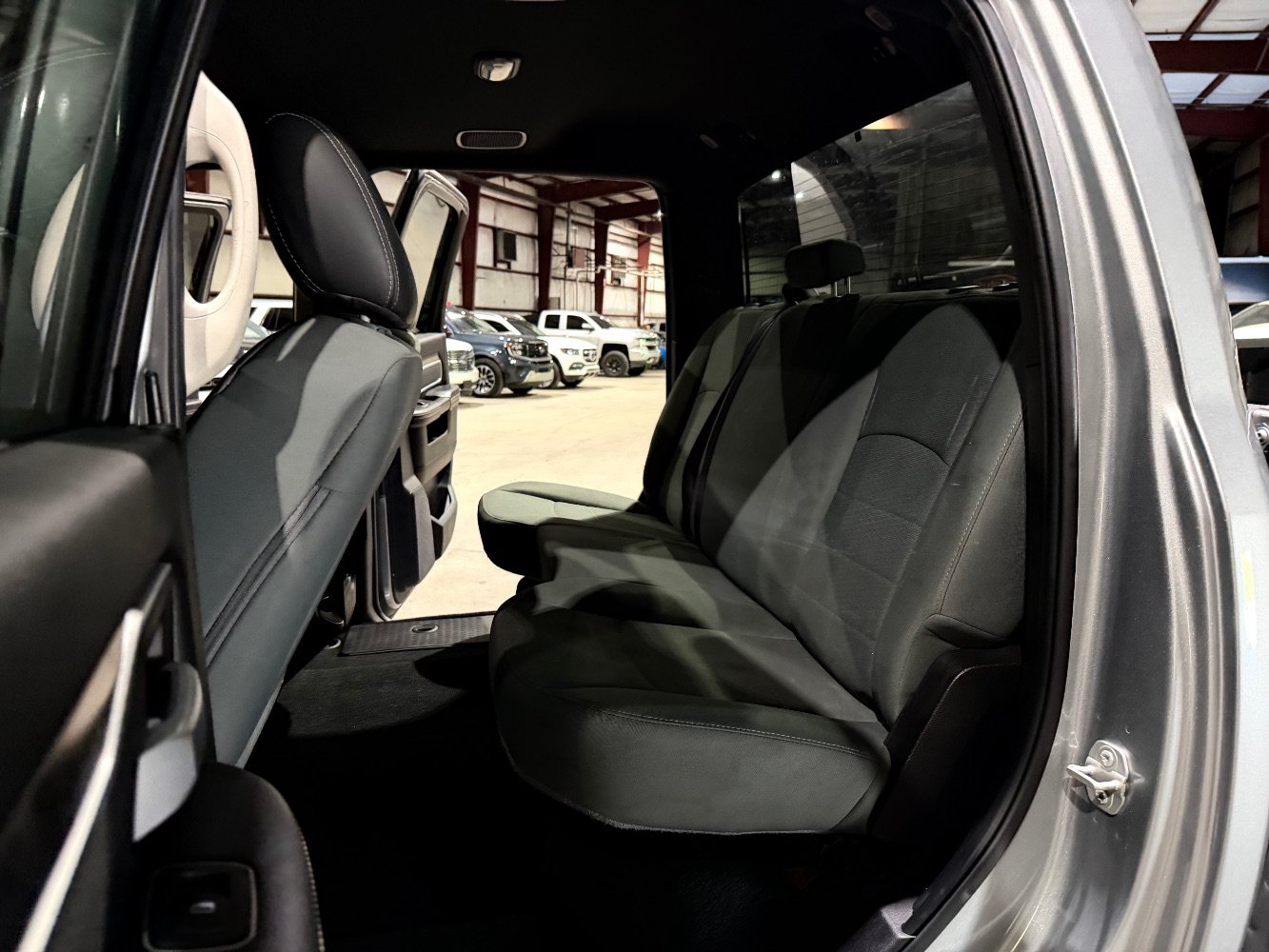 Used 2024 RAM 2500 Big Horn w/ Towing Technology Group AWD/4WD image 19