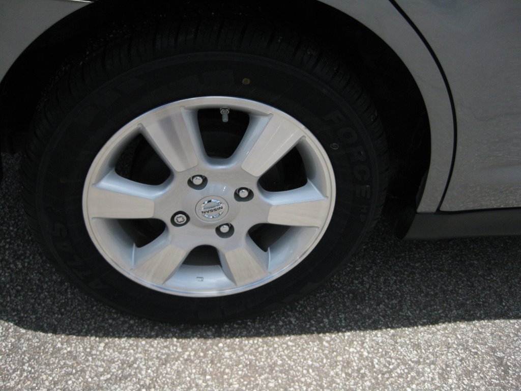 Used 2012 Nissan Versa 1.8 S w/ Special Edition Pkg FWD image 9