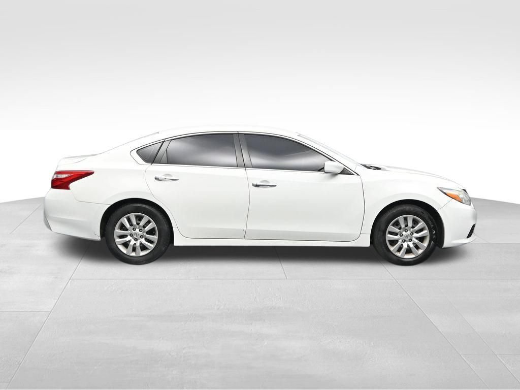 Used 2017 Nissan Altima 2.5 S w/ Power Driver Seat Package FWD image 6