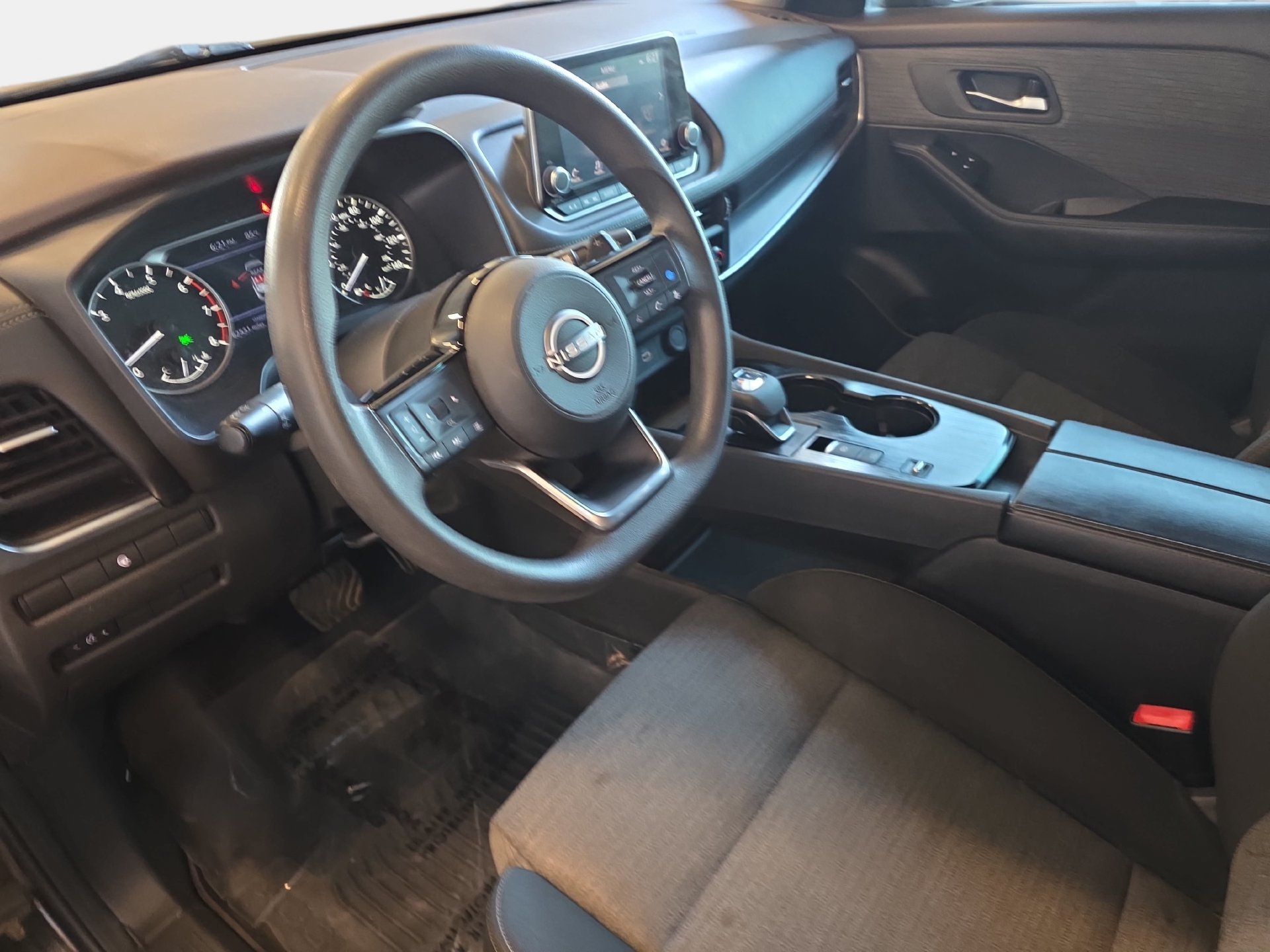 Used 2023 Nissan Rogue SV FWD image 14