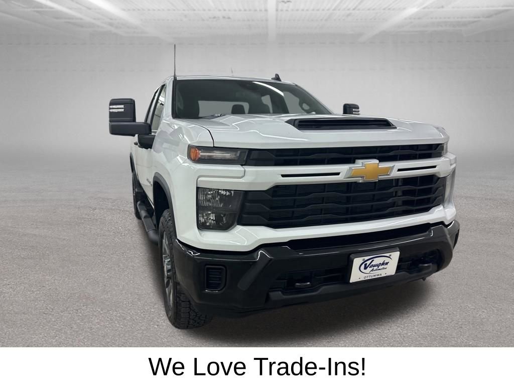 Used 2025 Chevrolet Silverado 2500 Custom w/ Custom Convenience Package AWD/4WD image 3