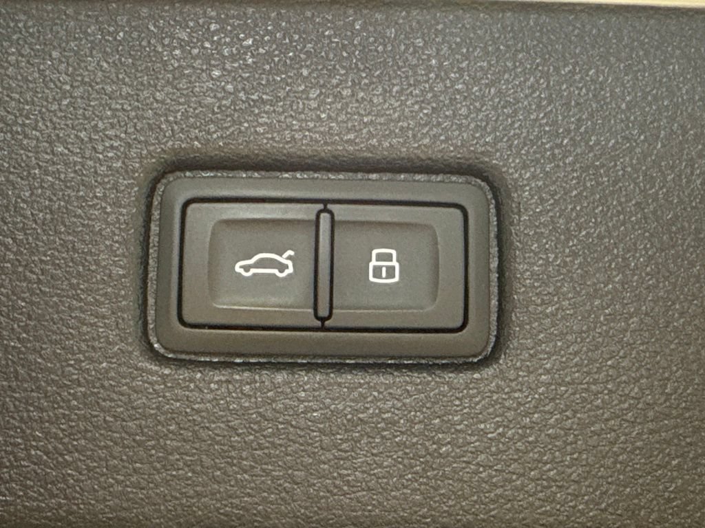 Used 2021 Audi SQ7 Premium Plus AWD/4WD image 35