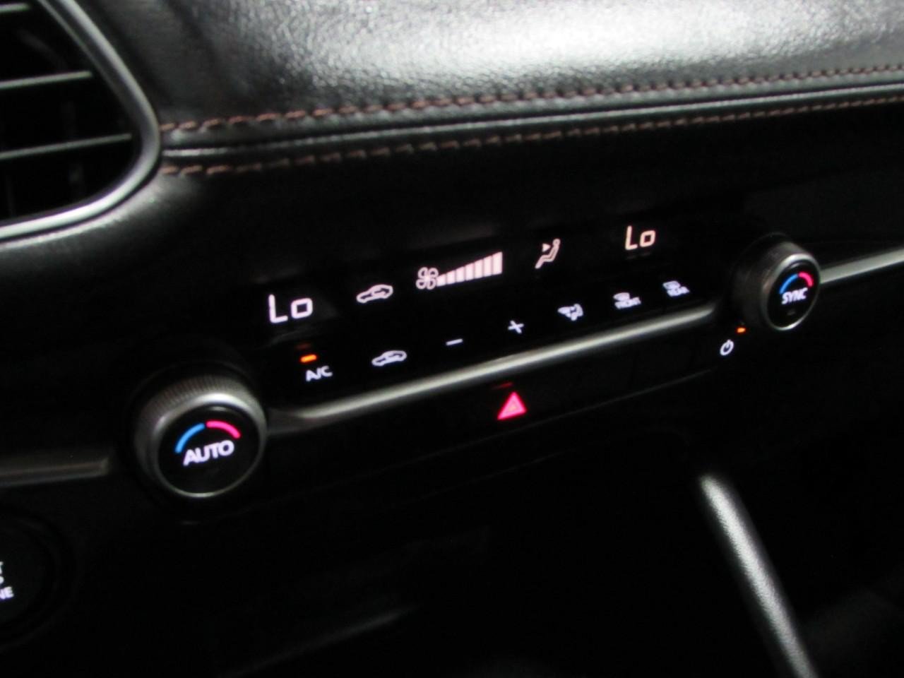 Used 2024 MAZDA MAZDA3 s FWD image 27