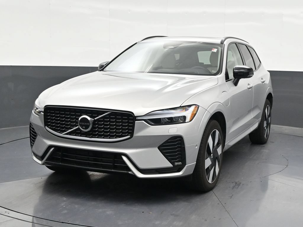 Used 2024 Volvo XC60 T8 Ultimate w/ Protection Package Premier AWD/4WD image 9