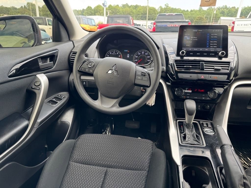 Used 2023 Mitsubishi Eclipse Cross LE image 12