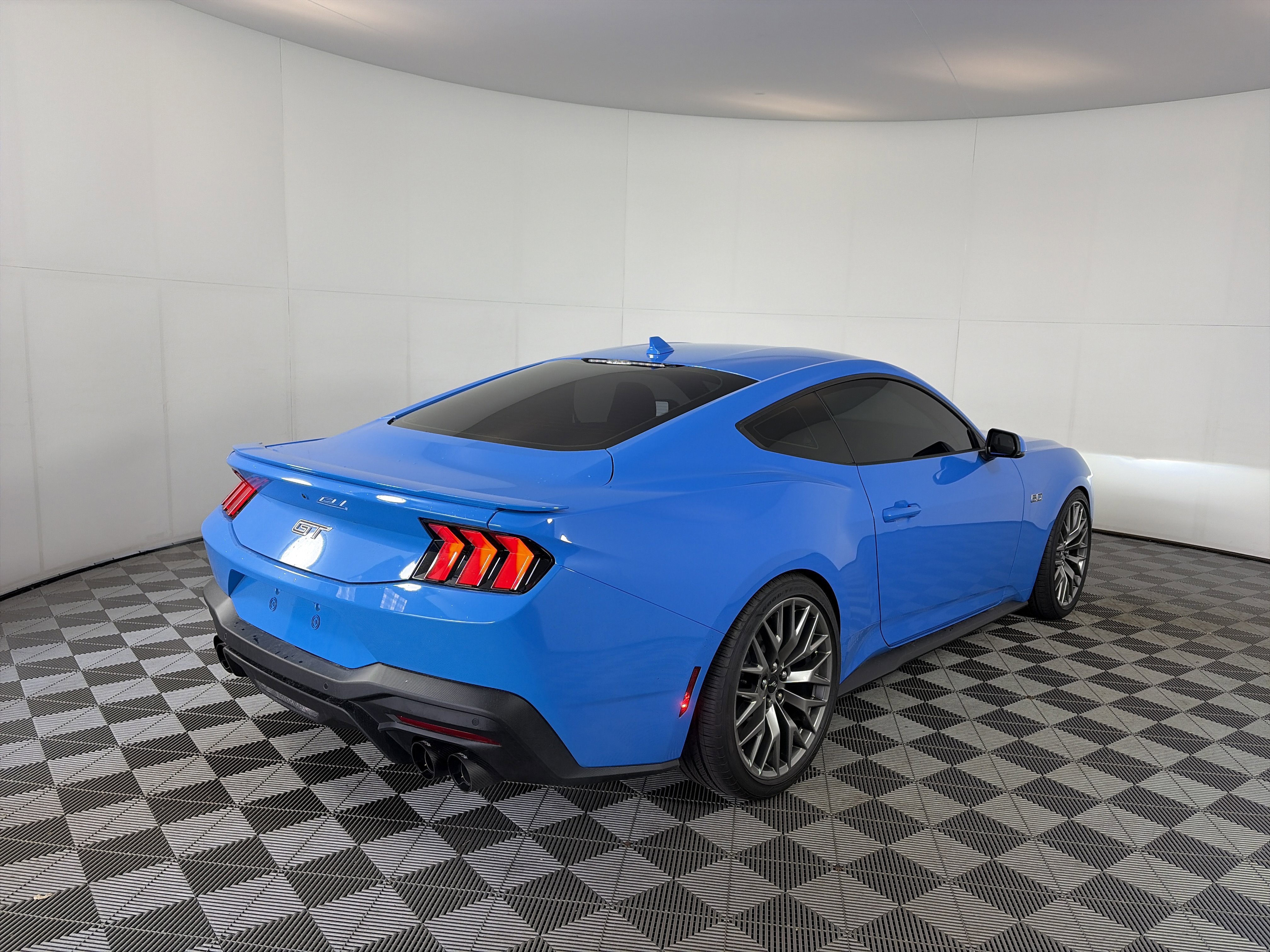 Used 2025 Ford Mustang GT Premium RWD image 9