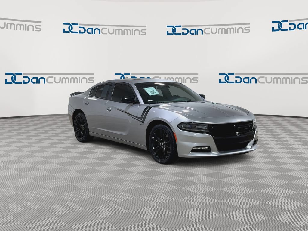 Used 2018 Dodge Charger R/T w/ Blacktop Package RWD image 3