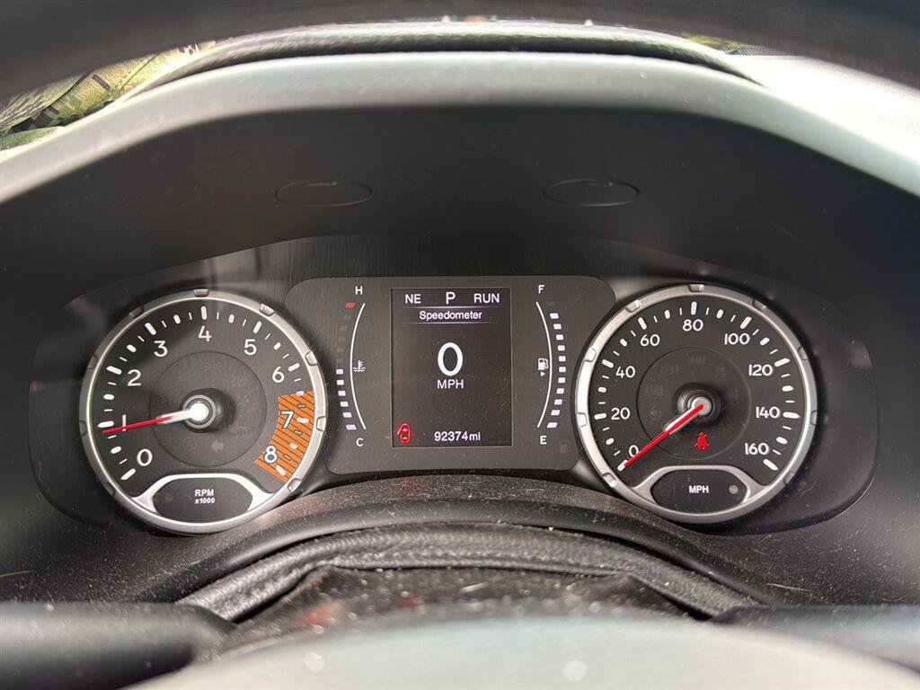 Used 2020 Jeep Renegade Altitude AWD/4WD image 11