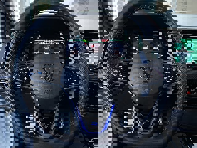 Used 2023 Volkswagen Golf 20th Anniversary Edition image 15