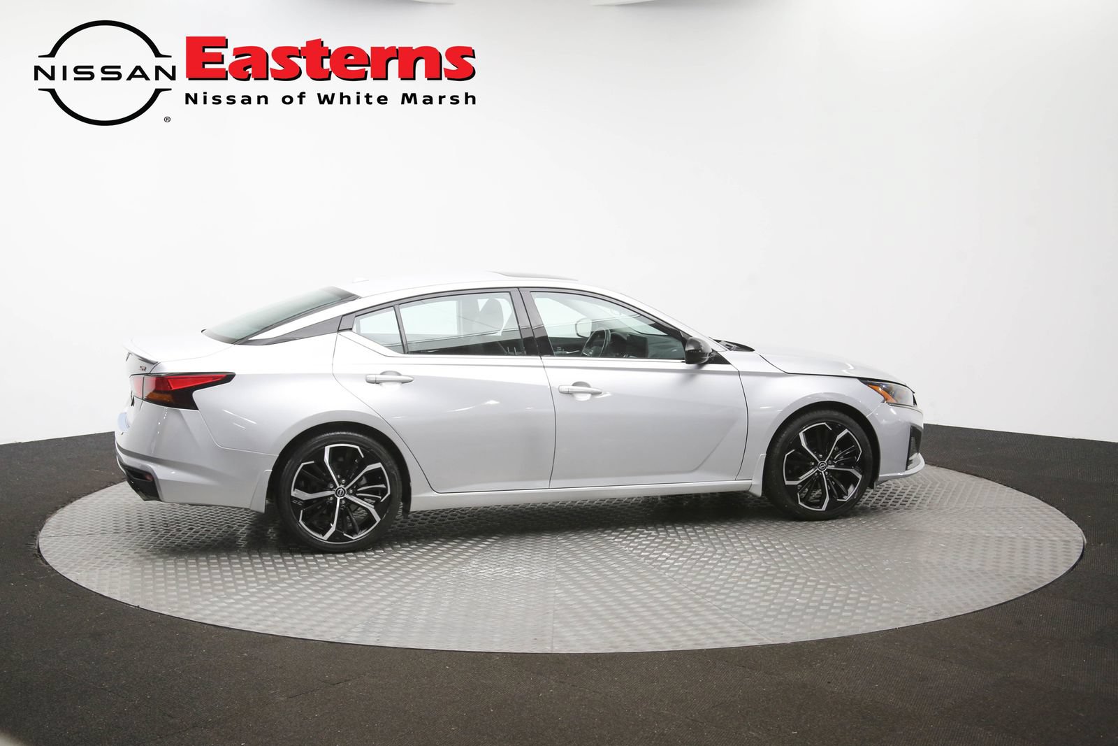 Used 2023 Nissan Altima 2.5 SR w/ SR Premium Package FWD image 42