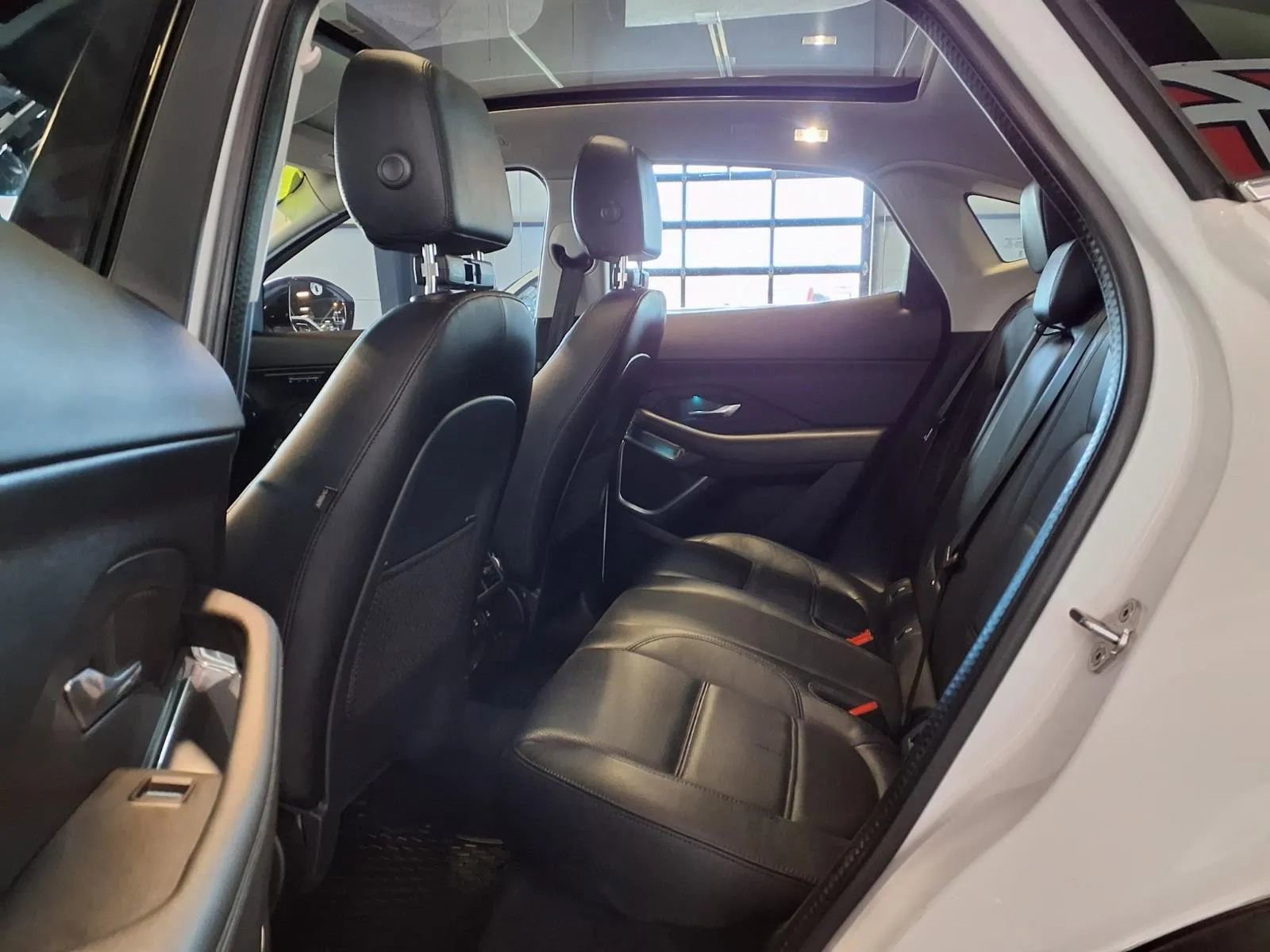 Used 2020 Jaguar E-PACE SE image 13