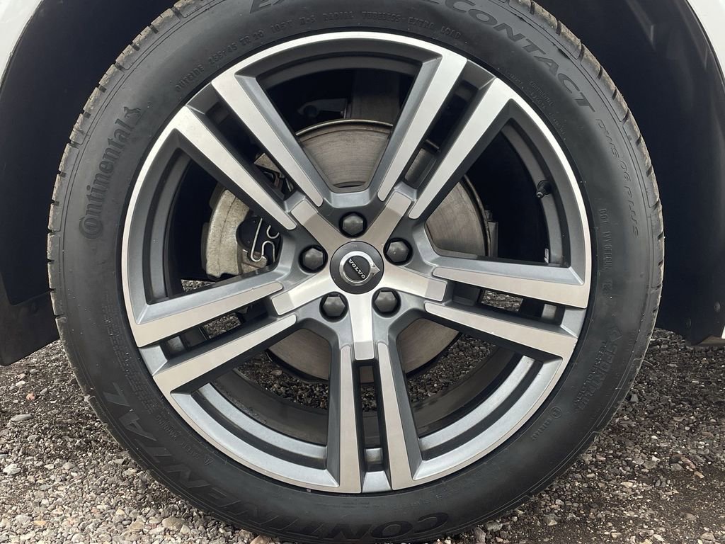 Used 2021 Volvo XC60 T5 Momentum w/ Premium Package image 33