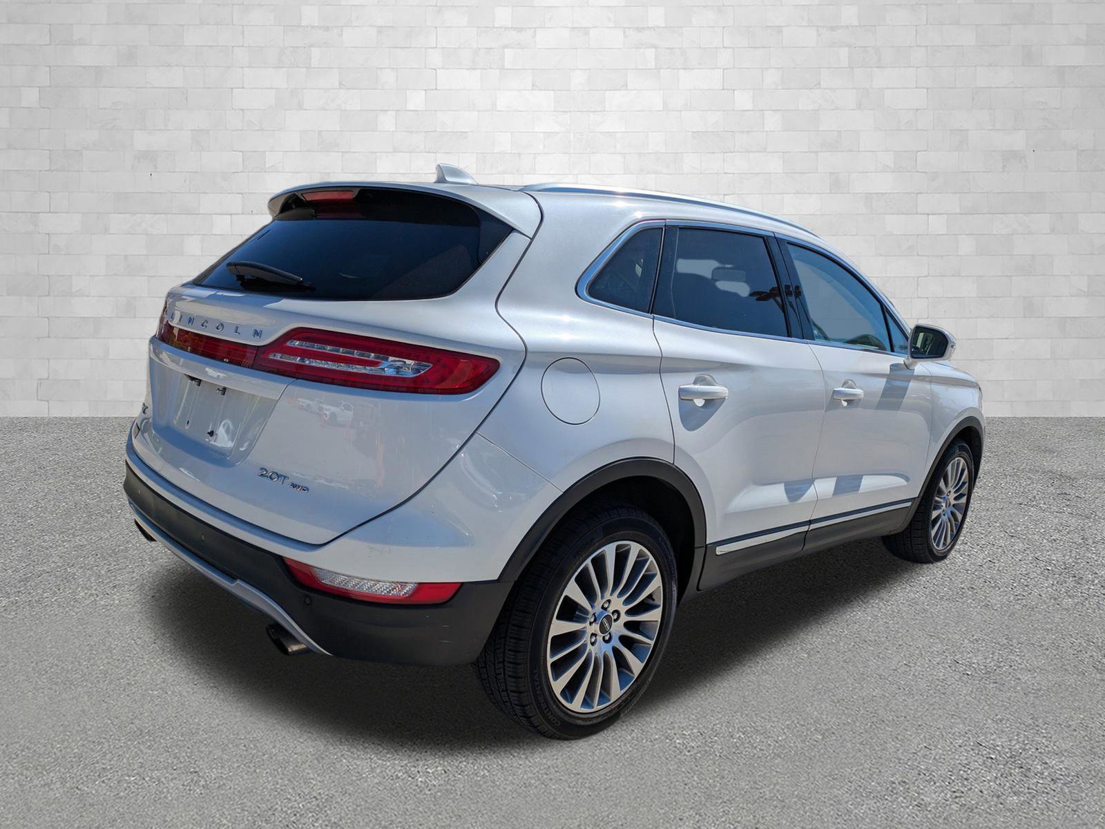 Used 2018 Lincoln MKC Reserve w/ Lincoln MKC Climate Package image 2