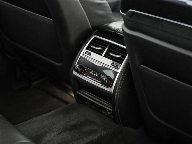 Used 2018 BMW 750i xDrive image 18