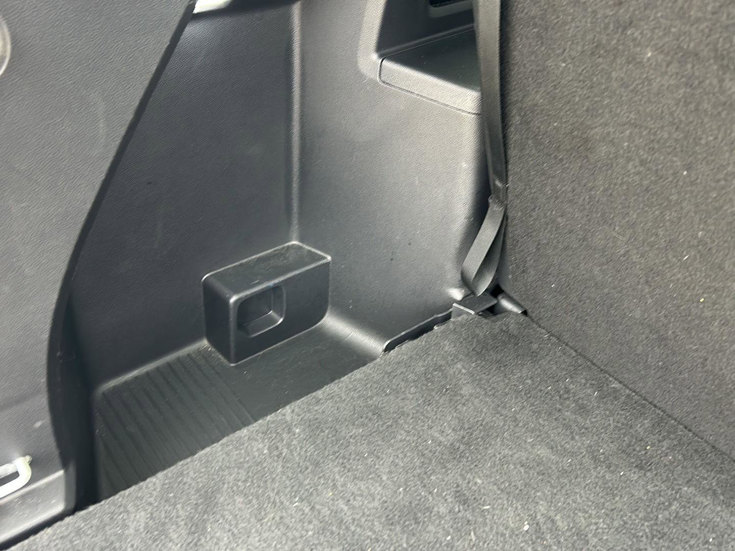 Used 2024 Volkswagen Atlas SE image 12