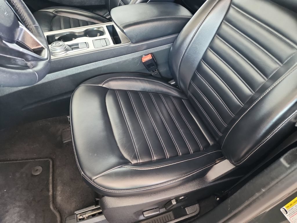 Used 2024 Ford Edge SEL AWD/4WD image 16