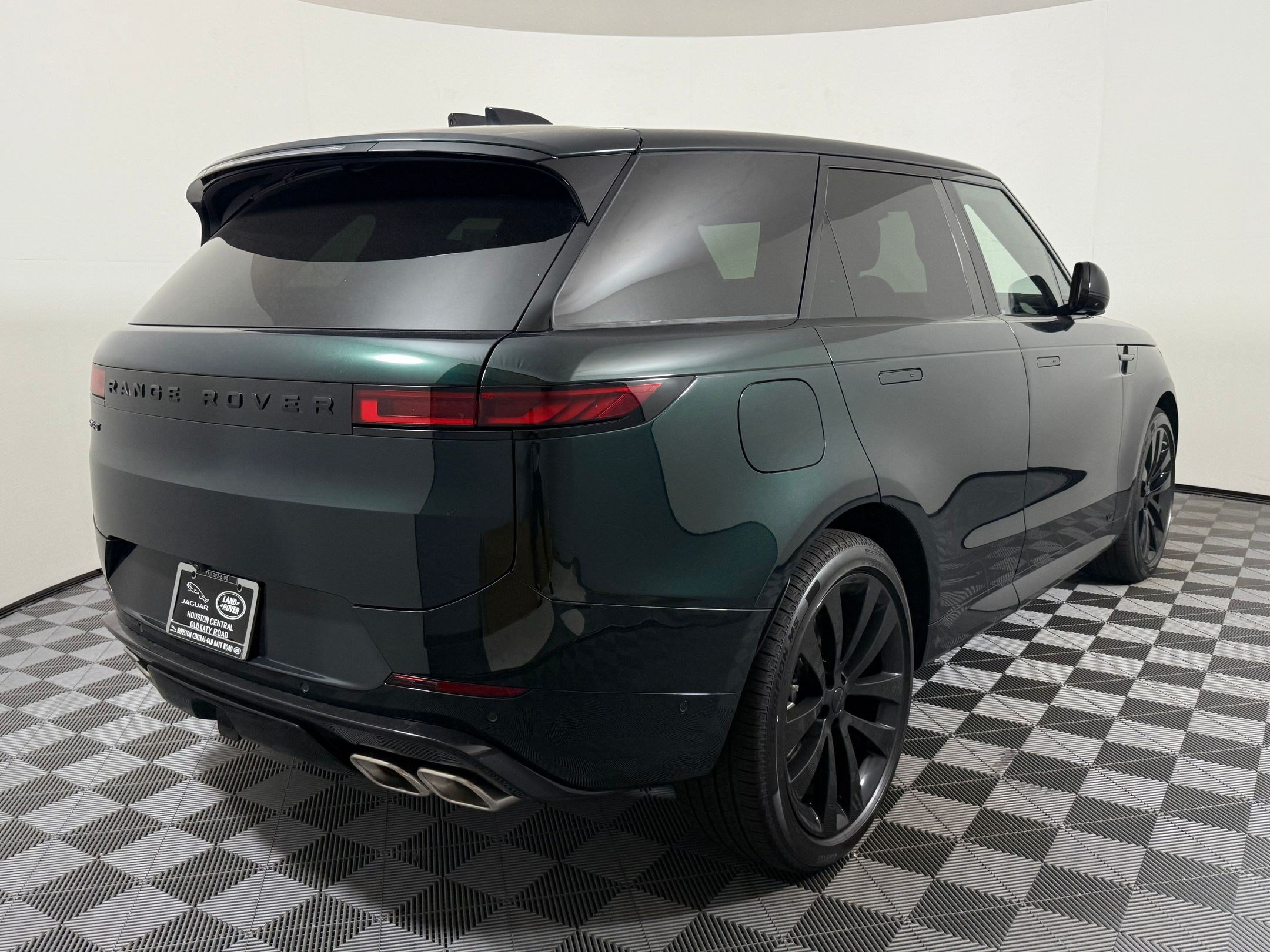 New 2026 Land Rover Range Rover Sport Dynamic SE AWD/4WD image 9
