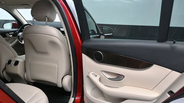 Used 2022 Mercedes-Benz GLC 300 4MATIC image 12