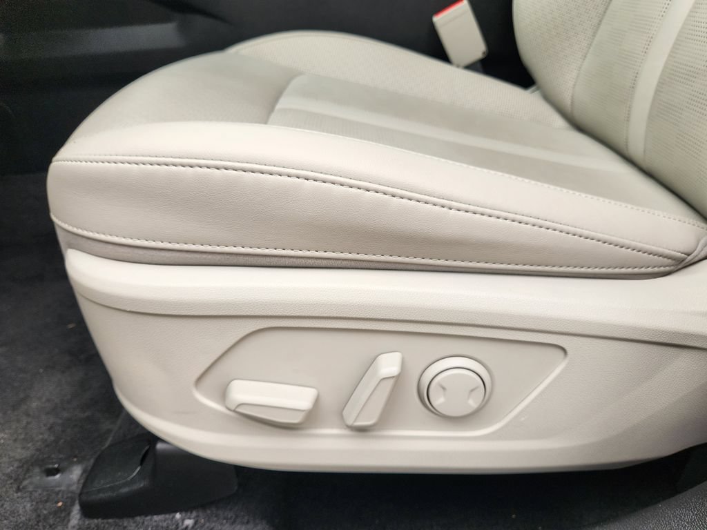 New 2025 Kia Sorento S AWD/4WD image 17