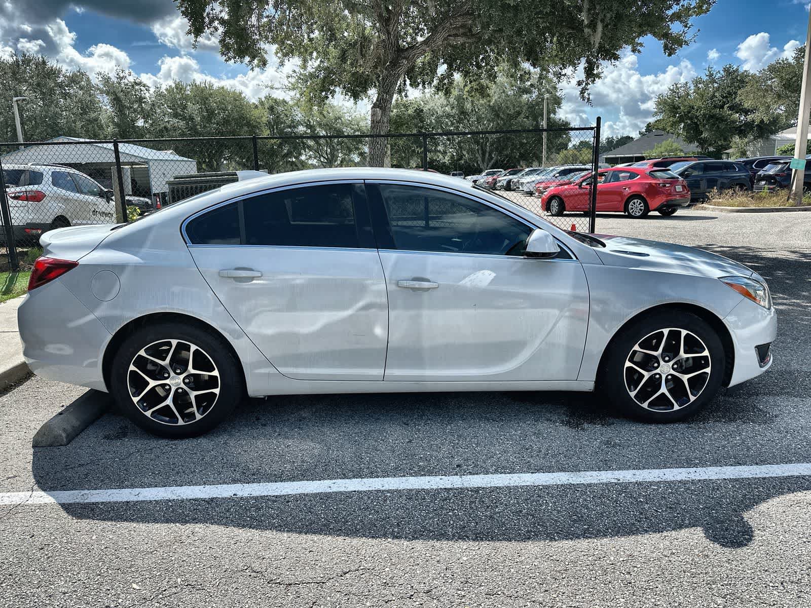 Used 2017 Buick Regal Sport Touring FWD image 10