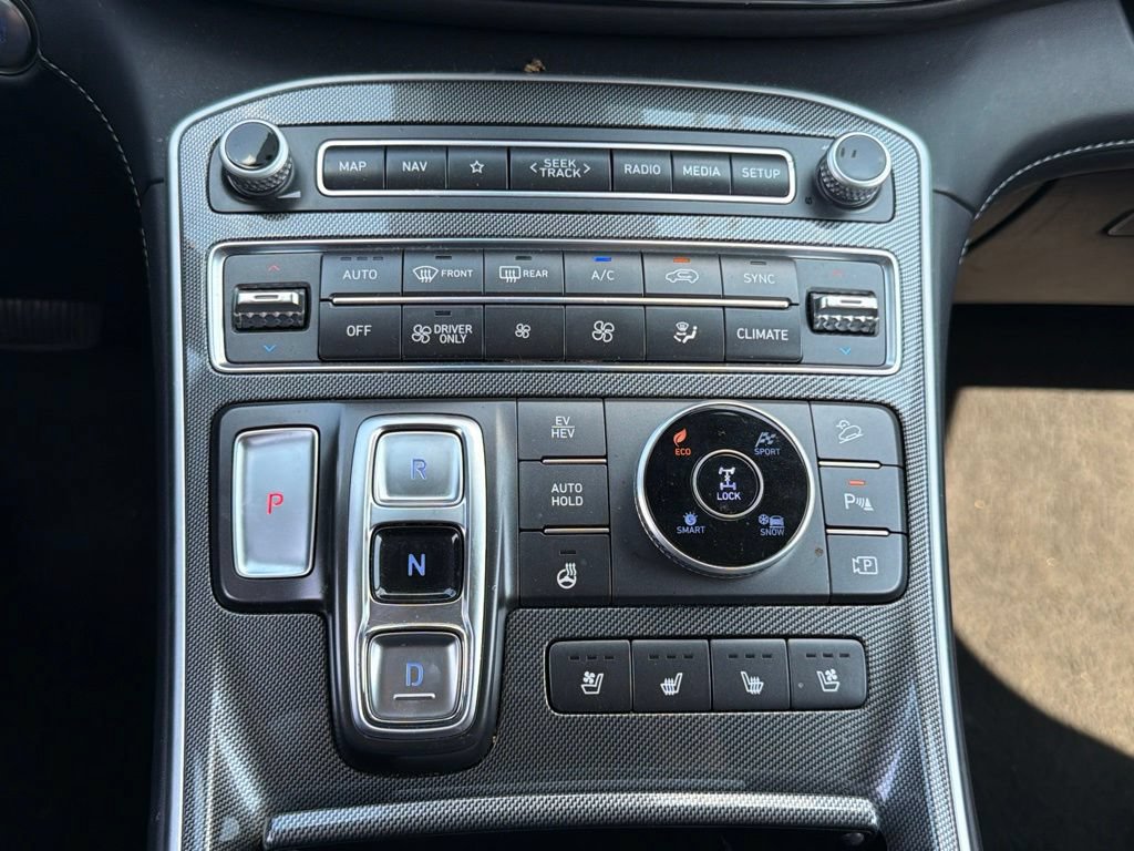 Used 2023 Hyundai Santa Fe Limited AWD/4WD image 17