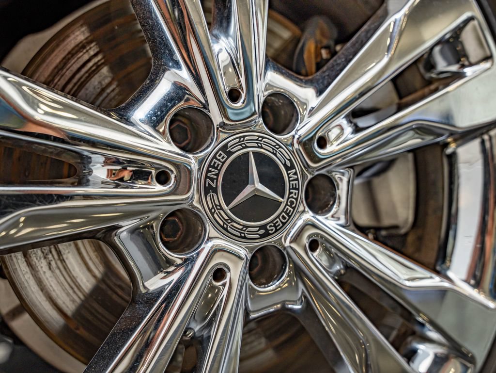 Used 2018 Mercedes-Benz C 300 4MATIC Sedan image 11