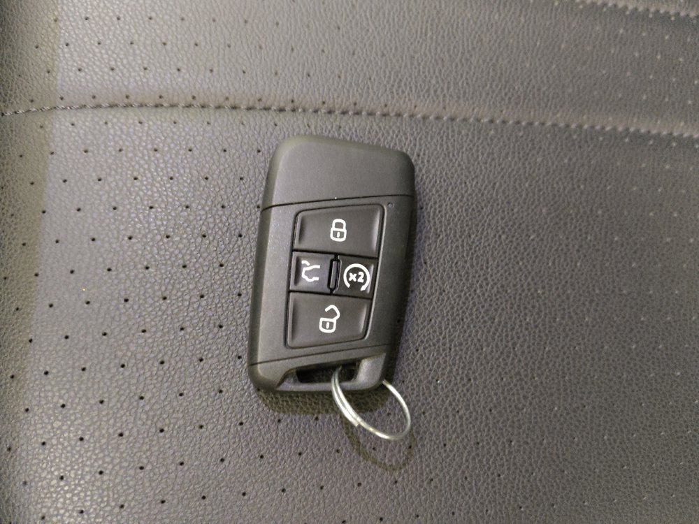 Used 2023 Volkswagen Tiguan SE FWD image 32