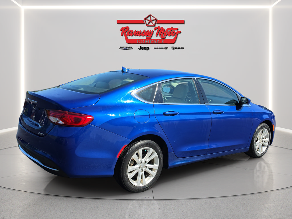 Used 2017 Chrysler 200 Limited Platinum FWD image 5