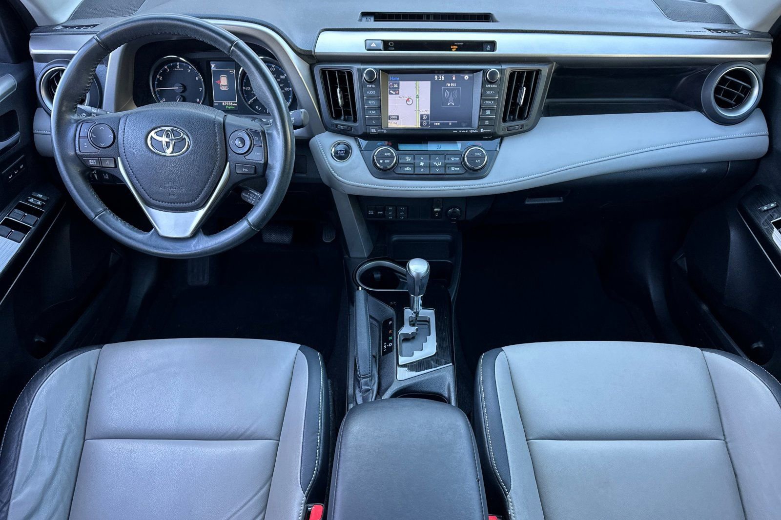 Used 2016 Toyota RAV4 Limited FWD image 10