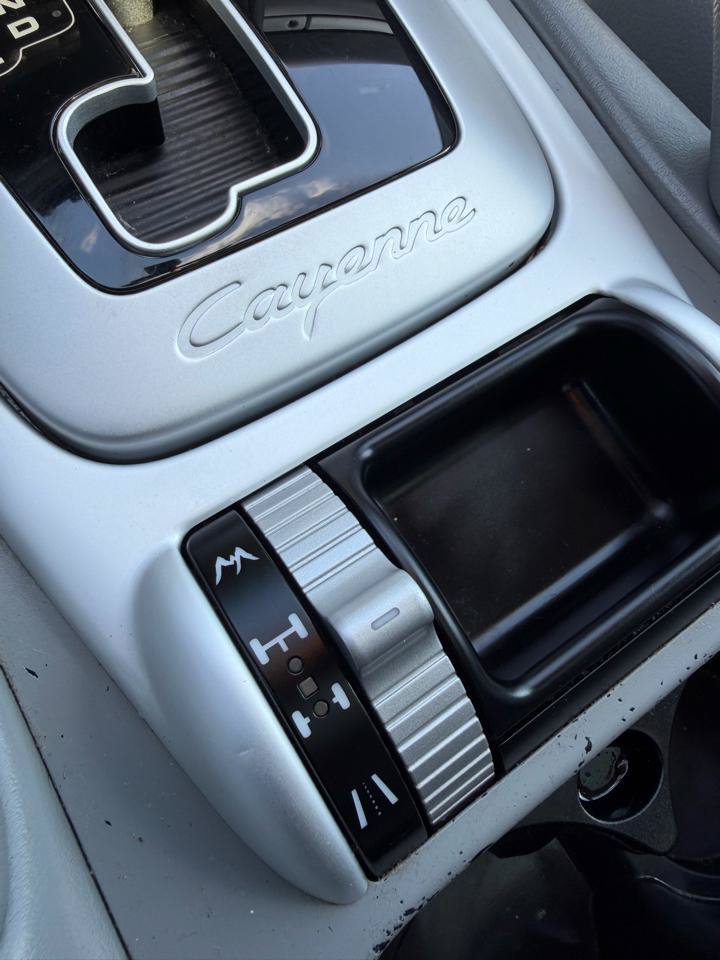 Used 2004 Porsche Cayenne S AWD/4WD image 30
